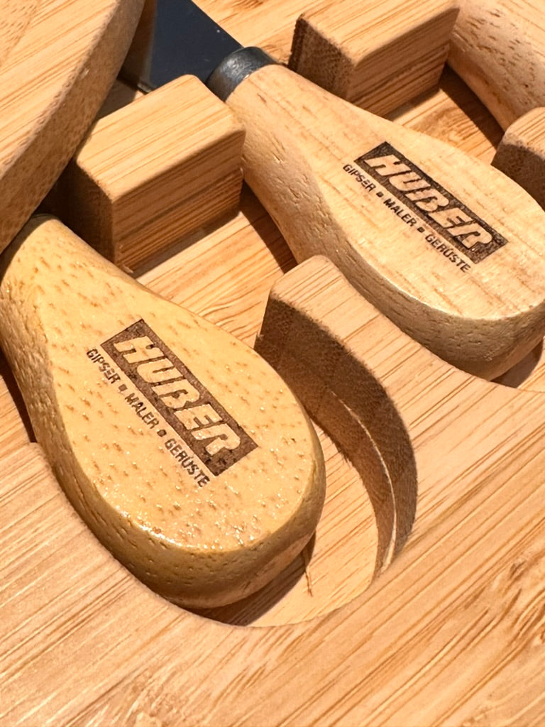Neu! Personalisierte gravierte Holz-Schneidebretter – natürlich, praktisch und einzigartig!